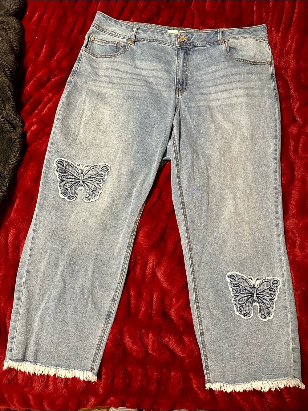 Decorative Cato Butterfly Capri Jeans